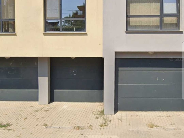 Дава се под наем Гараж / Паркомясто в София, Витоша - 24 кв.м за 159.12 € - Снимка #1