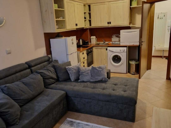 Дава се под наем Двустаен апартамент в Разлог - 58 кв.м за 102 € - Снимка #1