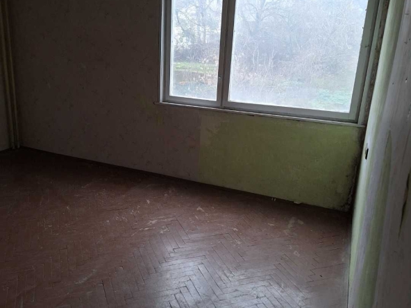 Тристаен апартамент в Свищов - 82 кв.м за 342 €/кв.м - Снимка #1