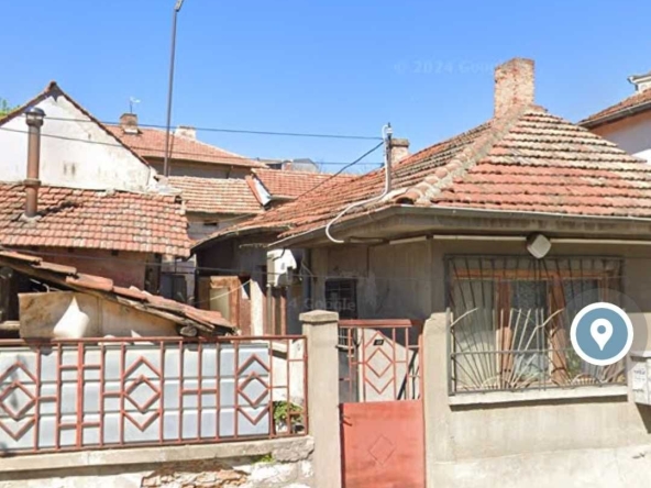 Къща в Плевен, 9-ти квартал - 200 кв.м за 555 €/кв.м - Снимка #1