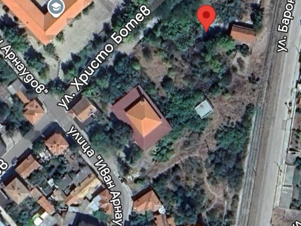 Парцел в Казанлък - 595 кв.м за 15 €/кв.м - Снимка #1