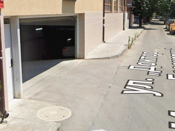 Дава се под наем Гараж / Паркомясто в Варна, Левски - 22 кв.м за 122.4 € - Снимка #1