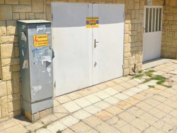 Дава се под наем Гараж / Паркомясто в Варна, Погреби - 17 кв.м за 127.5 € - Снимка #1