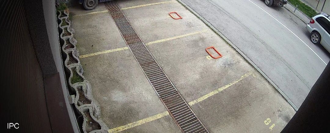 Дава се под наем Гараж / Паркомясто в Варна, Кайсиева градина - 15 кв.м за 59.67 € - Снимка #1