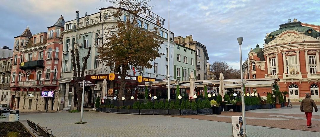 Дава се под наем  в Варна, Операта -  кв.м за 295.8 € - Снимка #1