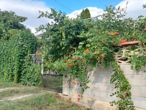 Къща в Варна, Окръжна болница - 205 кв.м за 466 €/кв.м - Снимка #1