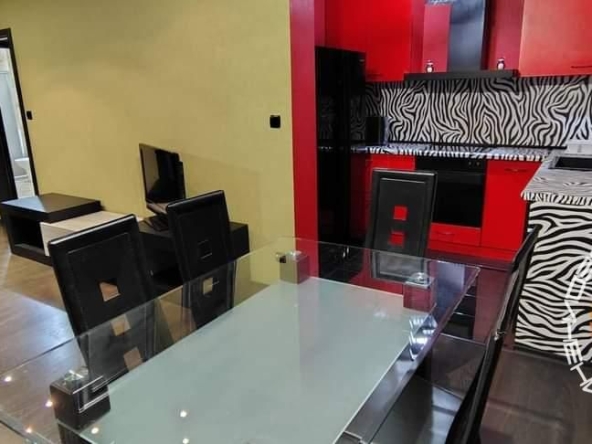 Дава се под наем Многостаен апартамент в Бургас, Изгрев - 100 кв.м за 612 € - Снимка #1