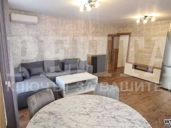 Дава се под наем Тристаен апартамент в Пловдив, Южен - 120 кв.м за 535.5 € - Снимка #1