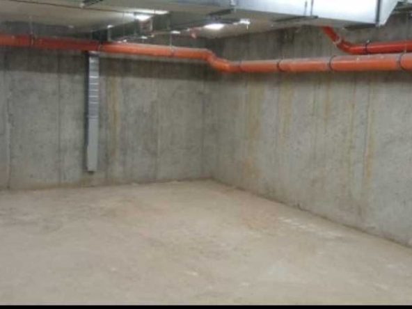 Дава се под наем Гараж / Паркомясто в София, Зона Б-18 - 22 кв.м за 99.45 € - Снимка #1