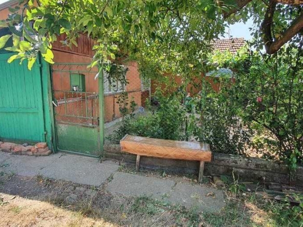 Къща в с. Просторно, Област Разград - 84 кв.м за 122 €/кв.м - Снимка #1