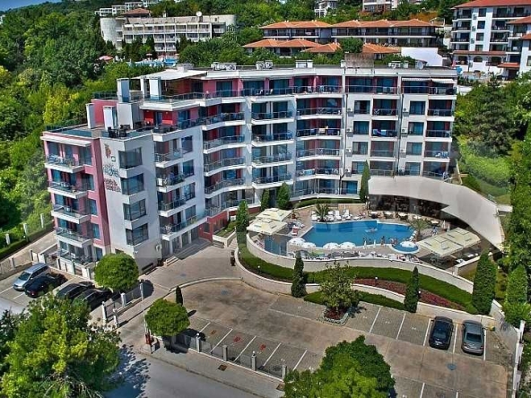 Двустаен апартамент в Каварна - 104 кв.м за 750 €/кв.м - Снимка #1