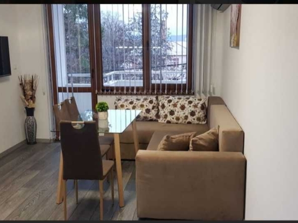 Дава се под наем Тристаен апартамент в Казанлък - 90 кв.м за 336.6 € - Снимка #1