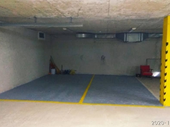 Дава се под наем Гараж / Паркомясто в Бургас, Меден рудник - зона Д - 34 кв.м за 35.7 € - Снимка #1