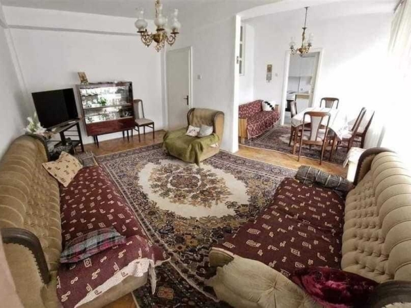 Дава се под наем Двустаен апартамент в Бургас, Лазур - 57 кв.м за 204 € - Снимка #1