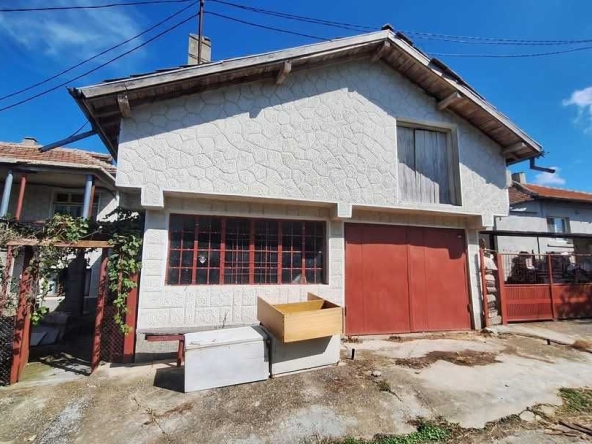 Къща в с. Пчелник, Област Варна - 180 кв.м за 400 €/кв.м - Снимка #1