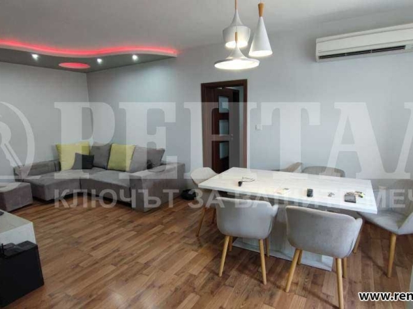 Тристаен апартамент в Пловдив, Център - 93 кв.м за 2033 €/кв.м - Снимка #1