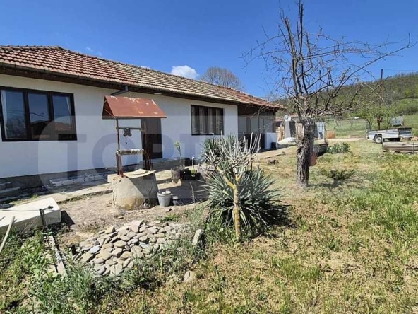 Къща в с. Александрово, Област Шумен - 95 кв.м за 403 €/кв.м - Снимка #1