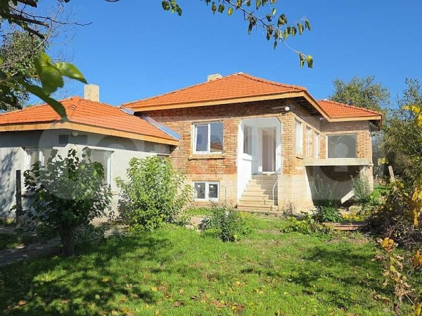 Къща в с. Червенци, Област Варна - 120 кв.м за 319 €/кв.м - Снимка #1