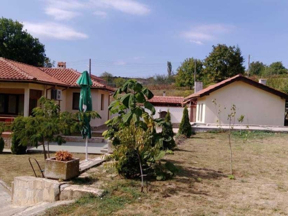 Къща в с. Манастир, Област Варна - 120 кв.м за 1084 €/кв.м - Снимка #1