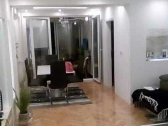 Дава се под наем Двустаен апартамент в София, Гоце Делчев - 67 кв.м за 663 € - Снимка #1