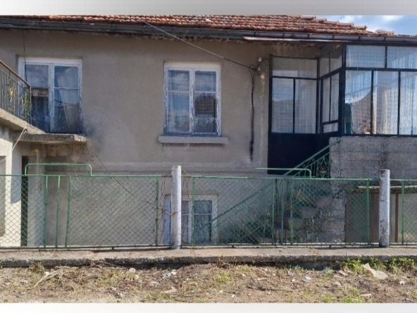 Къща в с. Радилово, Област Пазарджик - 600 кв.м за 72 €/кв.м - Снимка #1