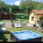 Дава се под наем Къща в с. Мирково, Област София-област - 70 кв.м за 153 € - Снимка #1