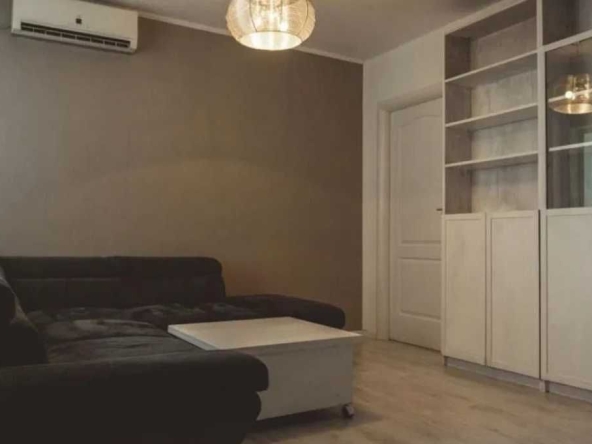 Дава се под наем Тристаен апартамент в Пловдив, Каменица 1 - 94 кв.м за 382.5 € - Снимка #1