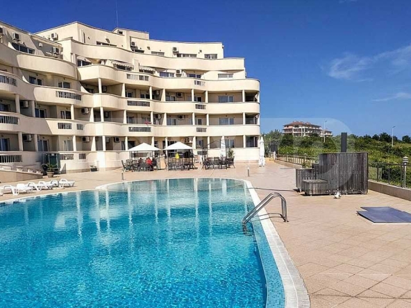 Двустаен апартамент в Бяла - 84 кв.м за 425 €/кв.м - Снимка #1