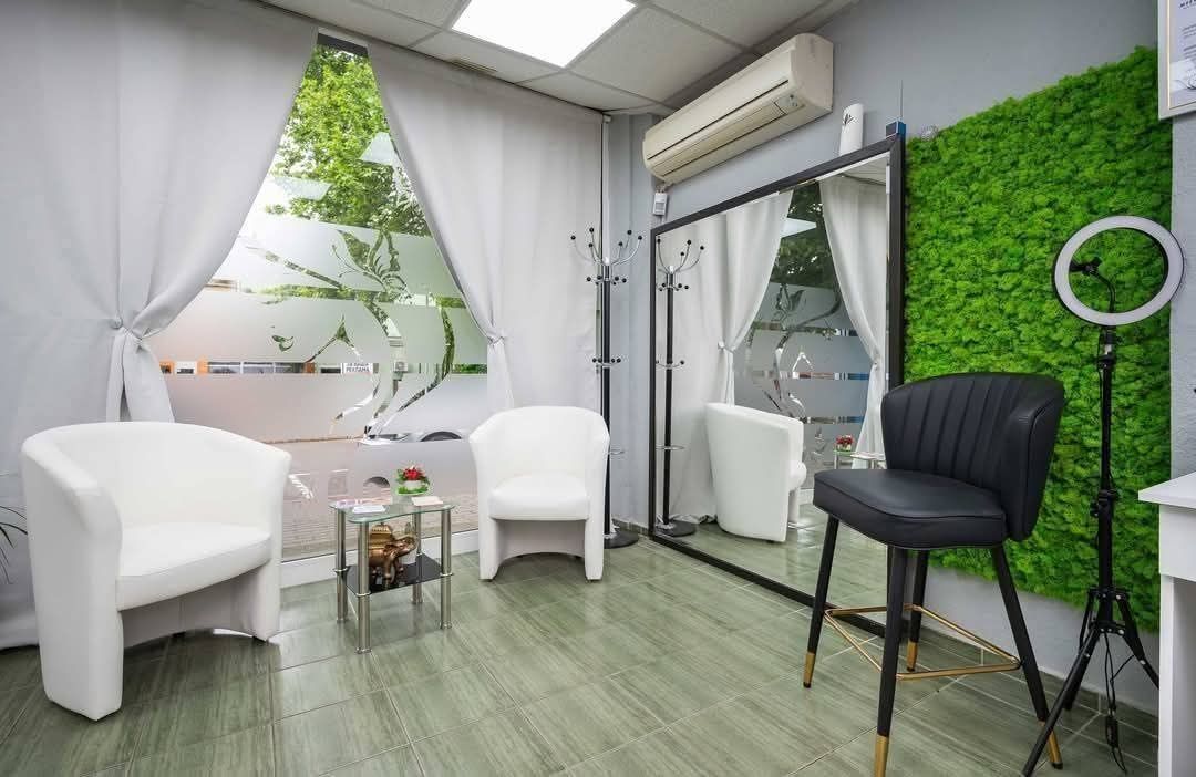 Дава се под наем  в Варна, Център -  кв.м за 298.86 € - Снимка #1
