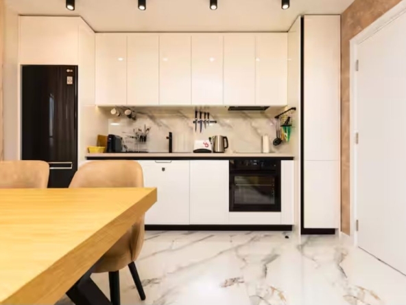 Двустаен апартамент в Пловдив, Център - 69 кв.м за 2318 €/кв.м - Снимка #1