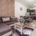 Дава се под наем Тристаен апартамент в Варна, ХЕИ - 80 кв.м за 490 € - Снимка #1