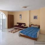 Дава се под наем Двустаен апартамент в Варна, м-т Евксиноград - 60 кв.м за 348.84 € - Снимка #1