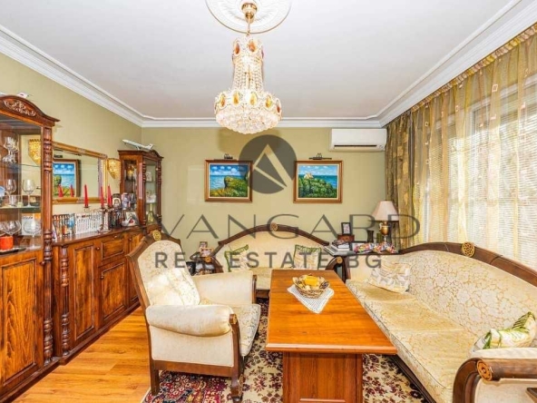 Тристаен апартамент в Пловдив, Кършияка - 80 кв.м за 2113 €/кв.м - Снимка #1