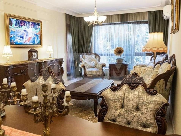 Дава се под наем Двустаен апартамент в Варна, Център - 82 кв.м за 1000 € - Снимка #1