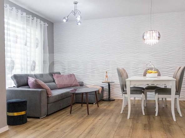 Дава се под наем Двустаен апартамент в Варна, Гръцка махала - 73 кв.м за 800 € - Снимка #1