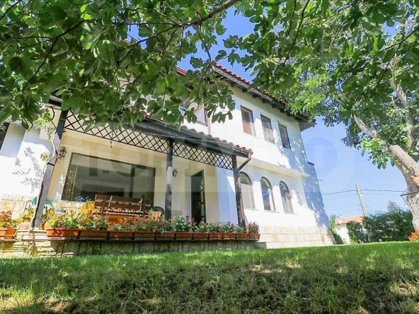 Къща в Балчик - 190 кв.м за 1364 €/кв.м - Снимка #1