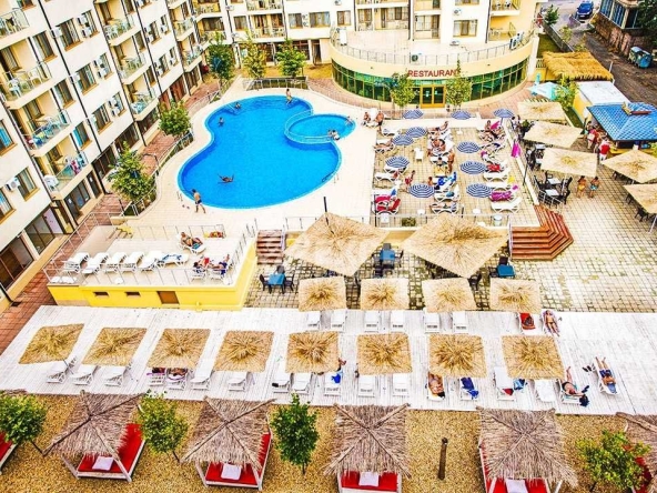 Едностаен апартамент в Несебър - 59 кв.м за 644 €/кв.м - Снимка #1