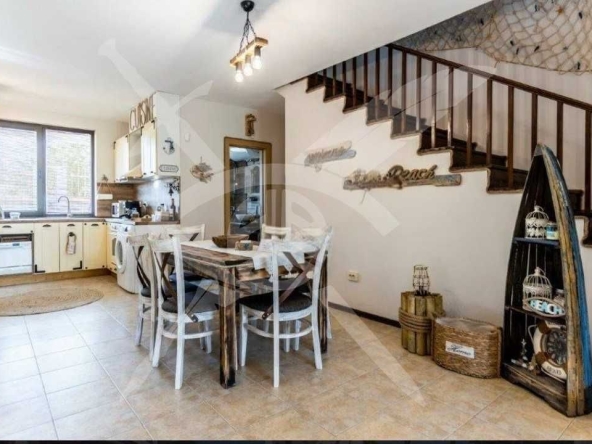 Къща в с. Лозенец, Област Бургас - 150 кв.м за 1061 €/кв.м - Снимка #1