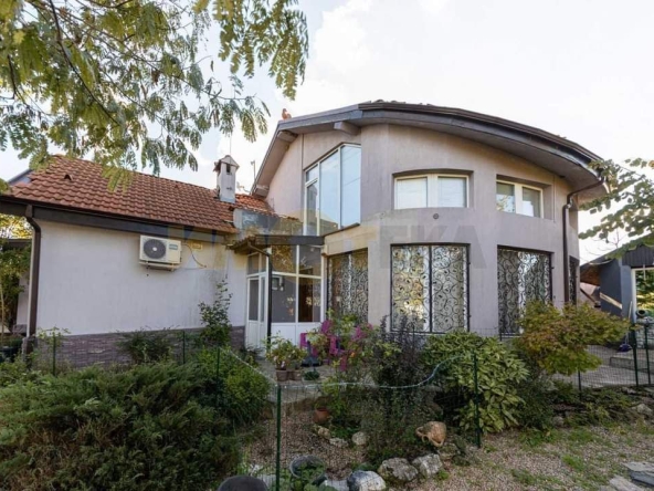 Къща в с. Осеново, Област Варна - 300 кв.м за 800 €/кв.м - Снимка #1