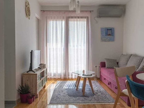 Дава се под наем Едностаен апартамент в София, Слатина - 46 кв.м за 357 € - Снимка #1