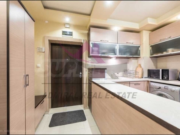 Дава се под наем Тристаен апартамент в Варна, Базар Левски - 100 кв.м за 940 € - Снимка #1