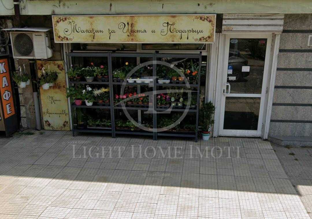 Магазин в Пловдив, Младежки Хълм - 90 кв.м за 1728 €/кв.м - Снимка #1
