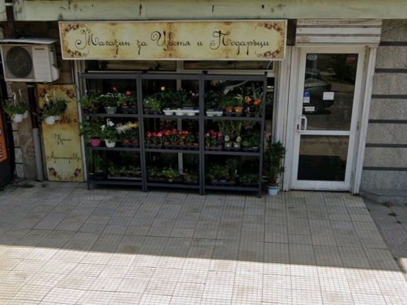 Магазин в Пловдив, Младежки Хълм - 90 кв.м за 3323 €/кв.м - Снимка #1