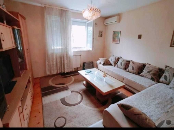 Дава се под наем Двустаен апартамент в Пловдив, Остромила - 51 кв.м за 214.2 € - Снимка #1
