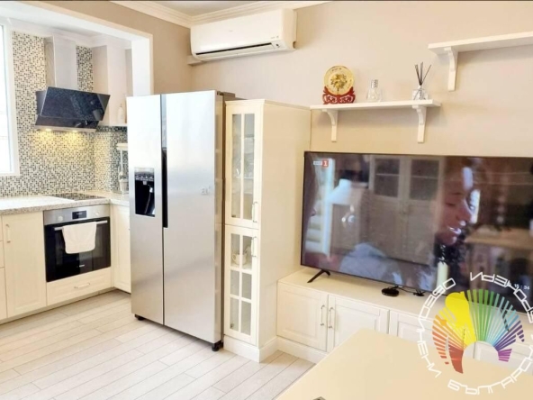 Дава се под наем Двустаен апартамент в Бургас, Славейков - 50 кв.м за 459 € - Снимка #1