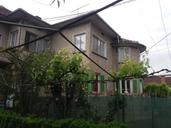 Къща в Горна Оряховица - 200 кв.м за 416 €/кв.м - Снимка #1