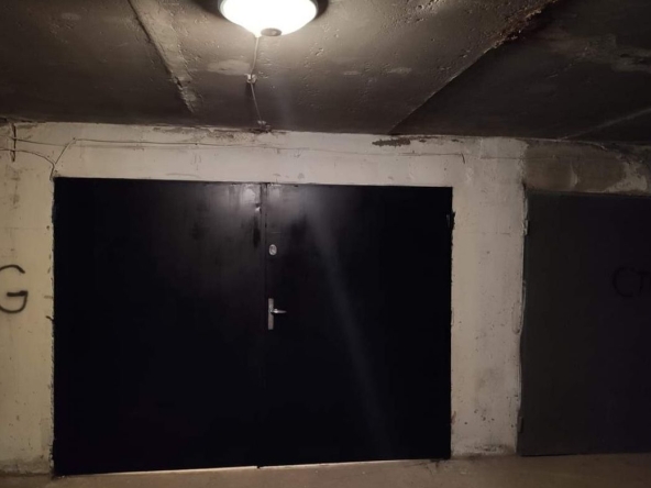 Гараж / Паркомясто в Пазарджик, Моста на Лютата - 18 кв.м за 750 €/кв.м - Снимка #1