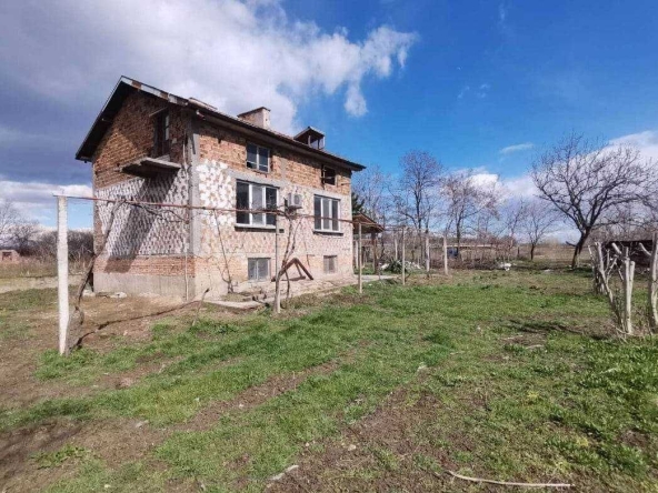 Къща в с. Долна махала, Област Пловдив - 189 кв.м за 420 €/кв.м - Снимка #1