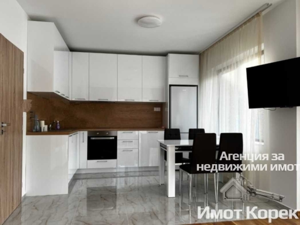 Дава се под наем Четиристаен апартамент в Асеновград - 120 кв.м за 510 € - Снимка #1