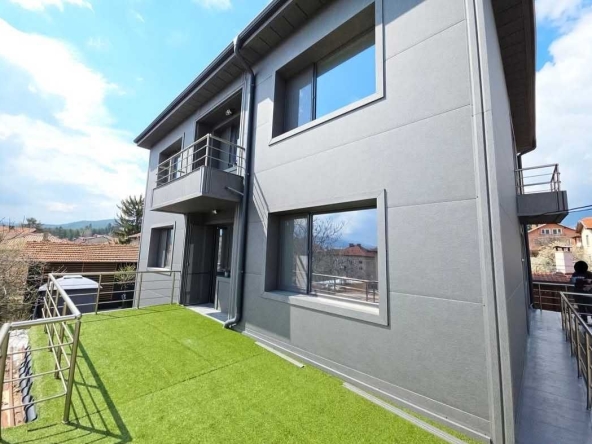 Къща в Пазарджик, Окръжна болница - 402 кв.м за 1195 €/кв.м - Снимка #1